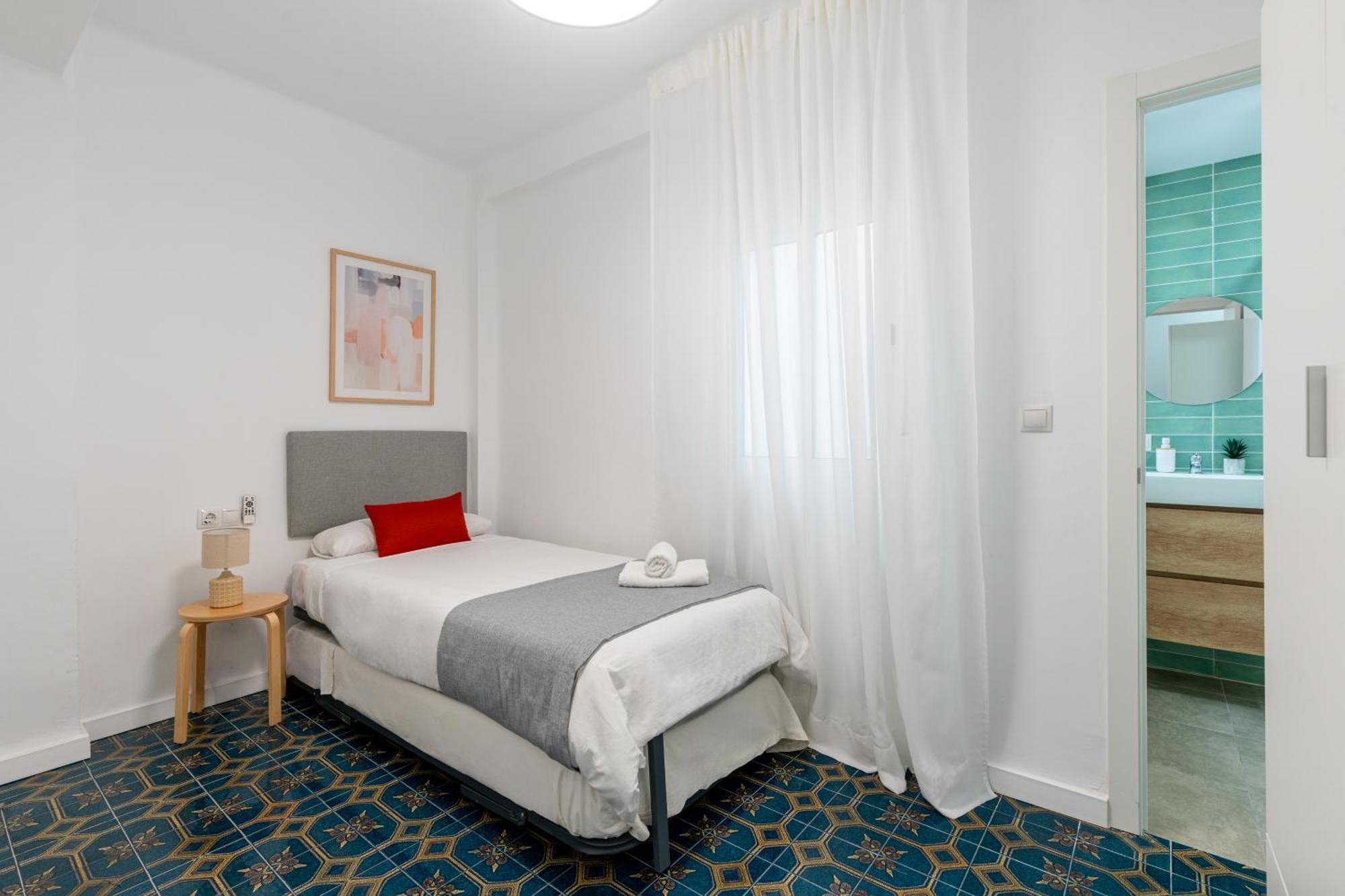 Piso Elegante Y Nuevo De 3 Habitaciones Y 2 Banos Sevilla Exteriér fotografie