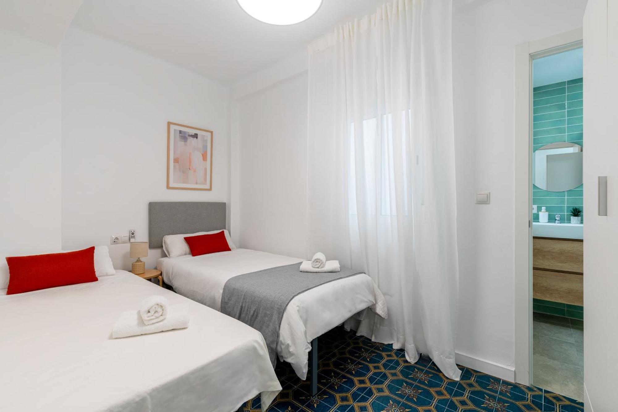 Piso Elegante Y Nuevo De 3 Habitaciones Y 2 Banos Sevilla Exteriér fotografie