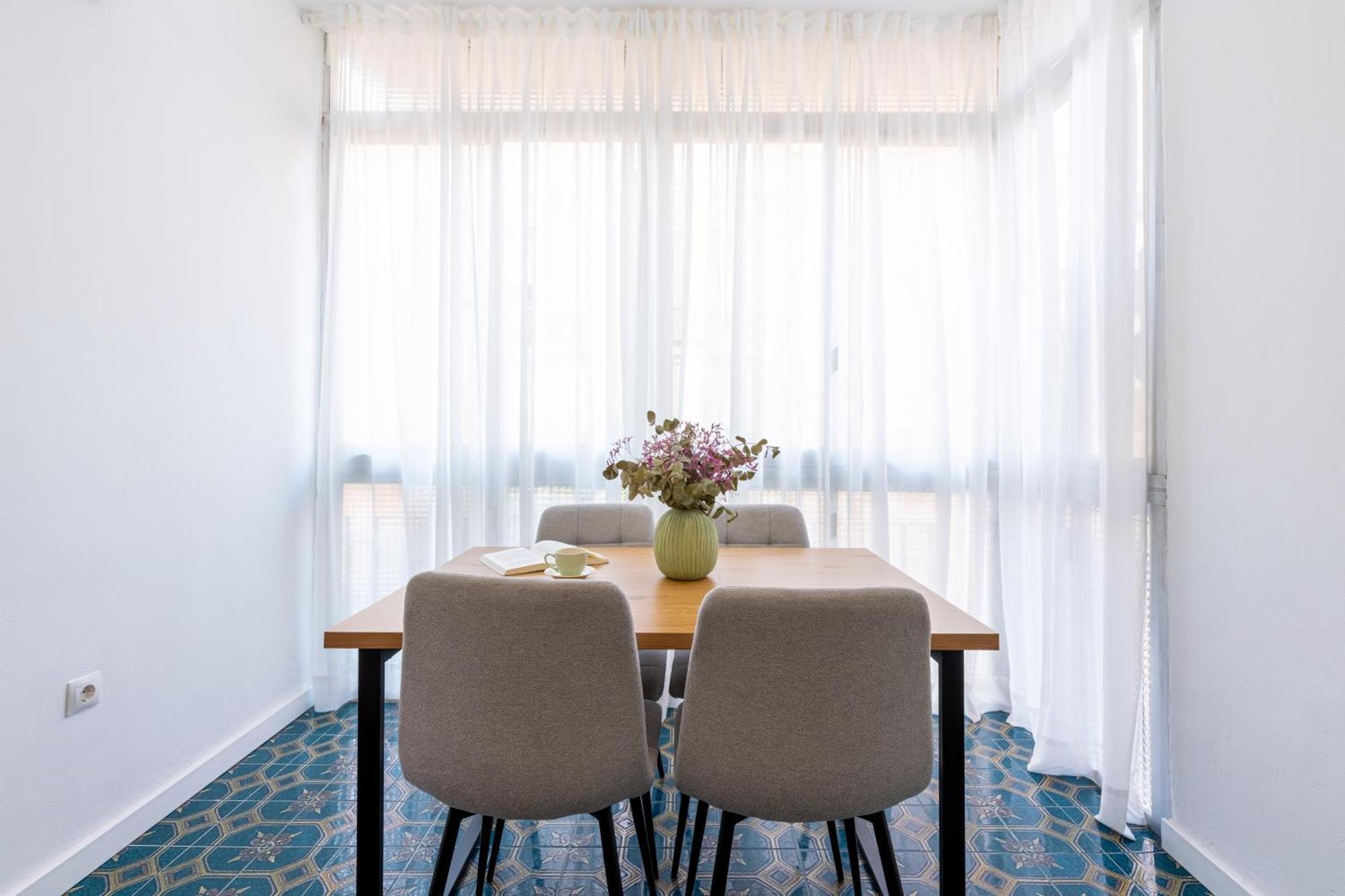 Piso Elegante Y Nuevo De 3 Habitaciones Y 2 Banos Sevilla Exteriér fotografie