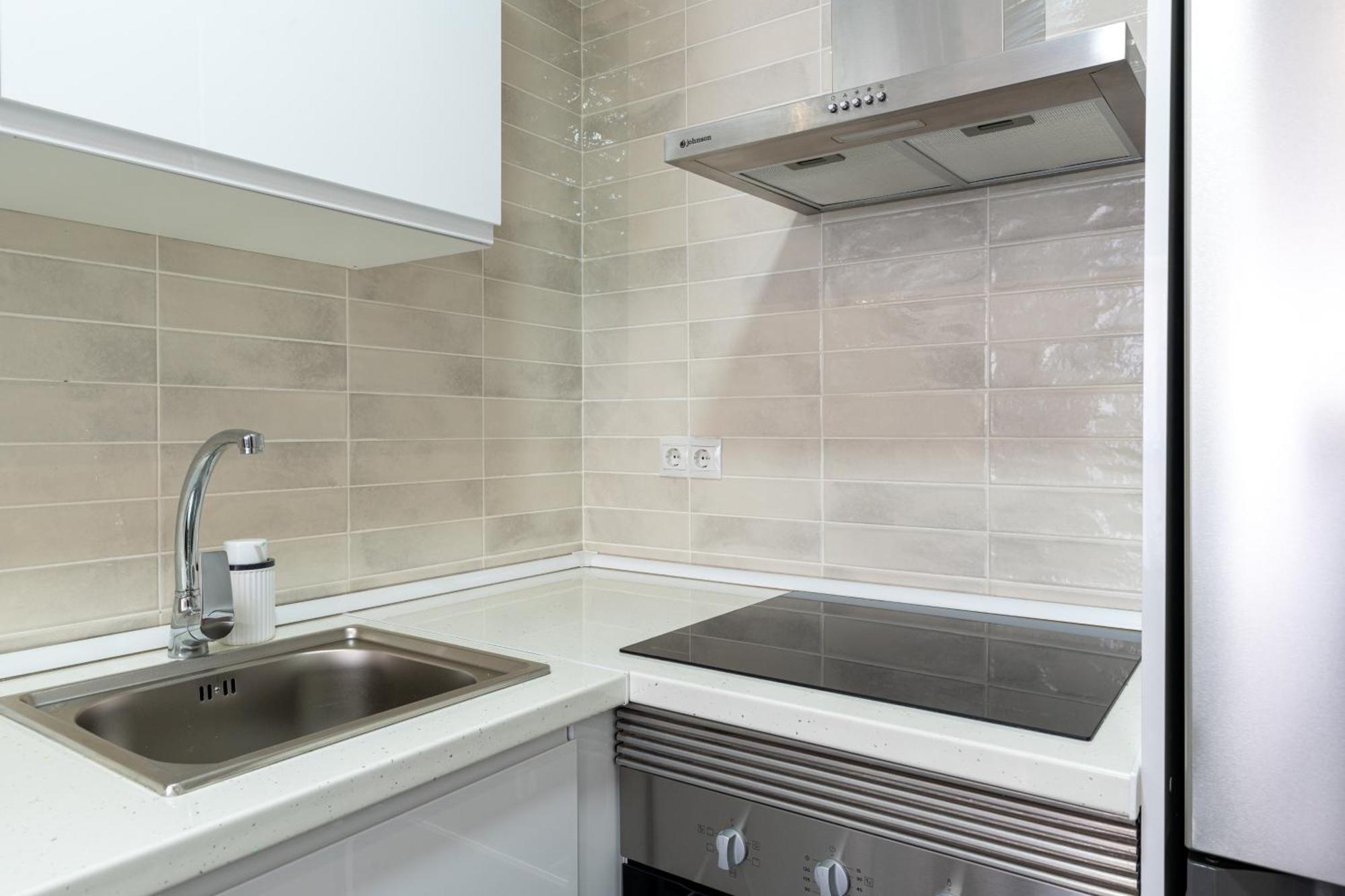 Piso Elegante Y Nuevo De 3 Habitaciones Y 2 Banos Sevilla Exteriér fotografie